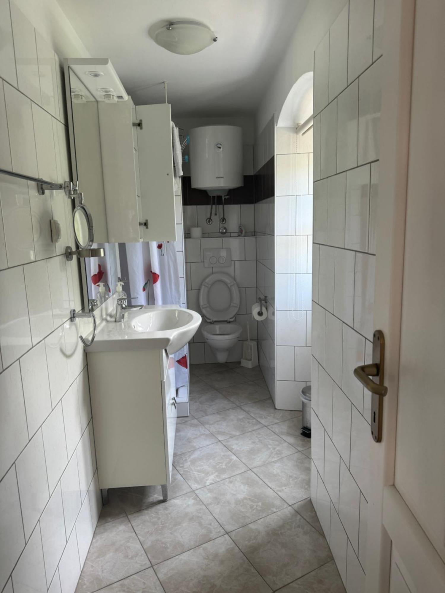 Mediterranes Ferienhaus M. Terrasse Veli Lošinj Dış mekan fotoğraf