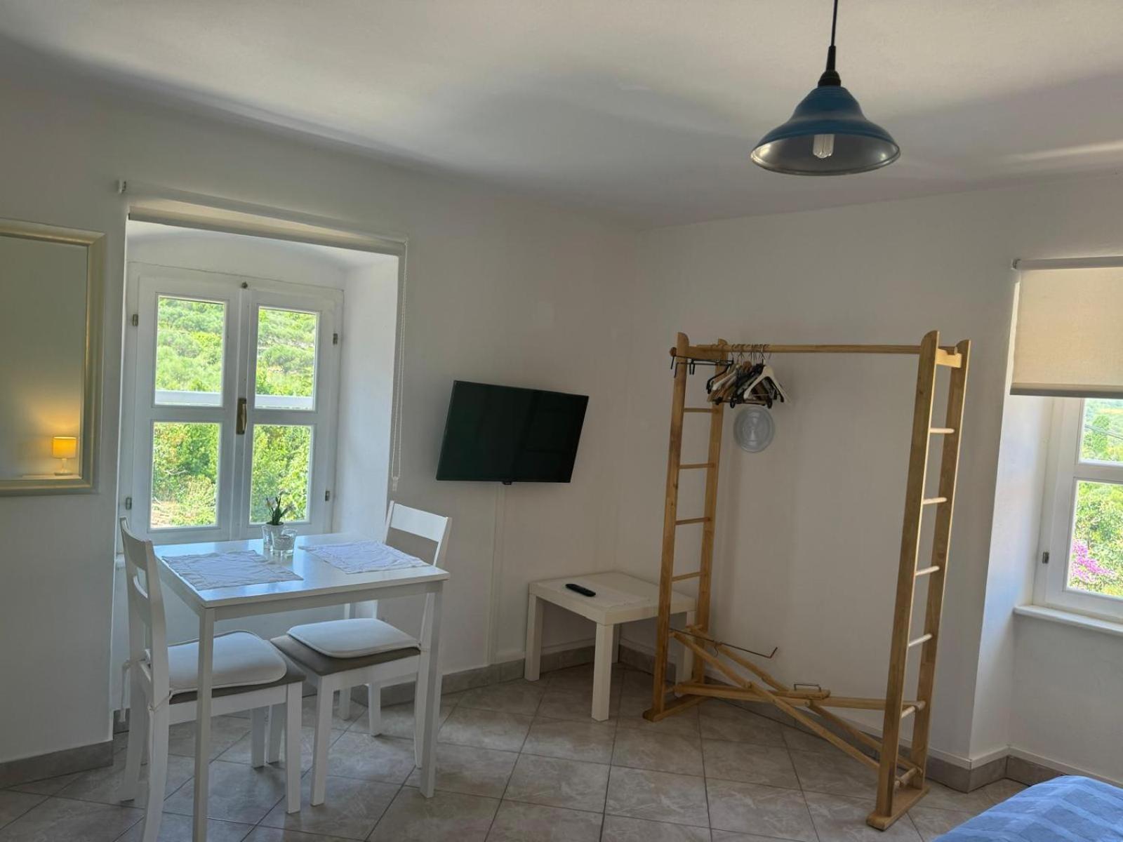 Mediterranes Ferienhaus M. Terrasse Veli Lošinj Dış mekan fotoğraf