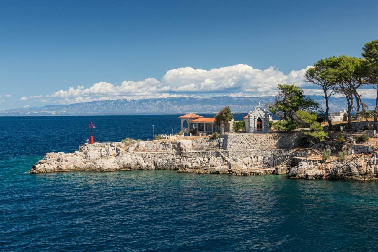 Mediterranes Ferienhaus M. Terrasse Veli Lošinj Dış mekan fotoğraf